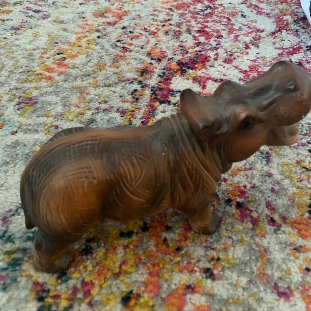 Porcelain (?) Hippo Knick-Knack, made in Japan - Picture 7 of 11